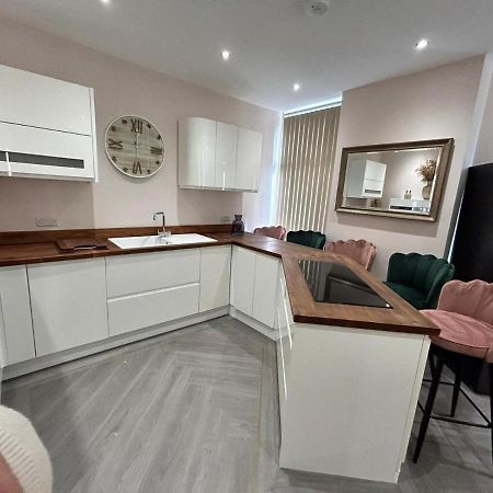 Strawberry Fields Suite By Sasco Apartments 블랙풀 외부 사진