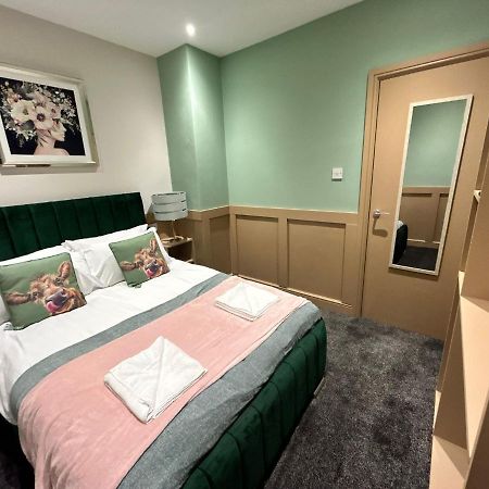 Strawberry Fields Suite By Sasco Apartments 블랙풀 외부 사진