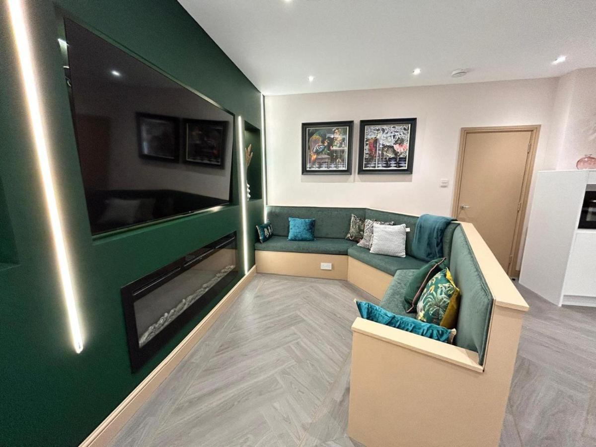 Strawberry Fields Suite By Sasco Apartments 블랙풀 외부 사진