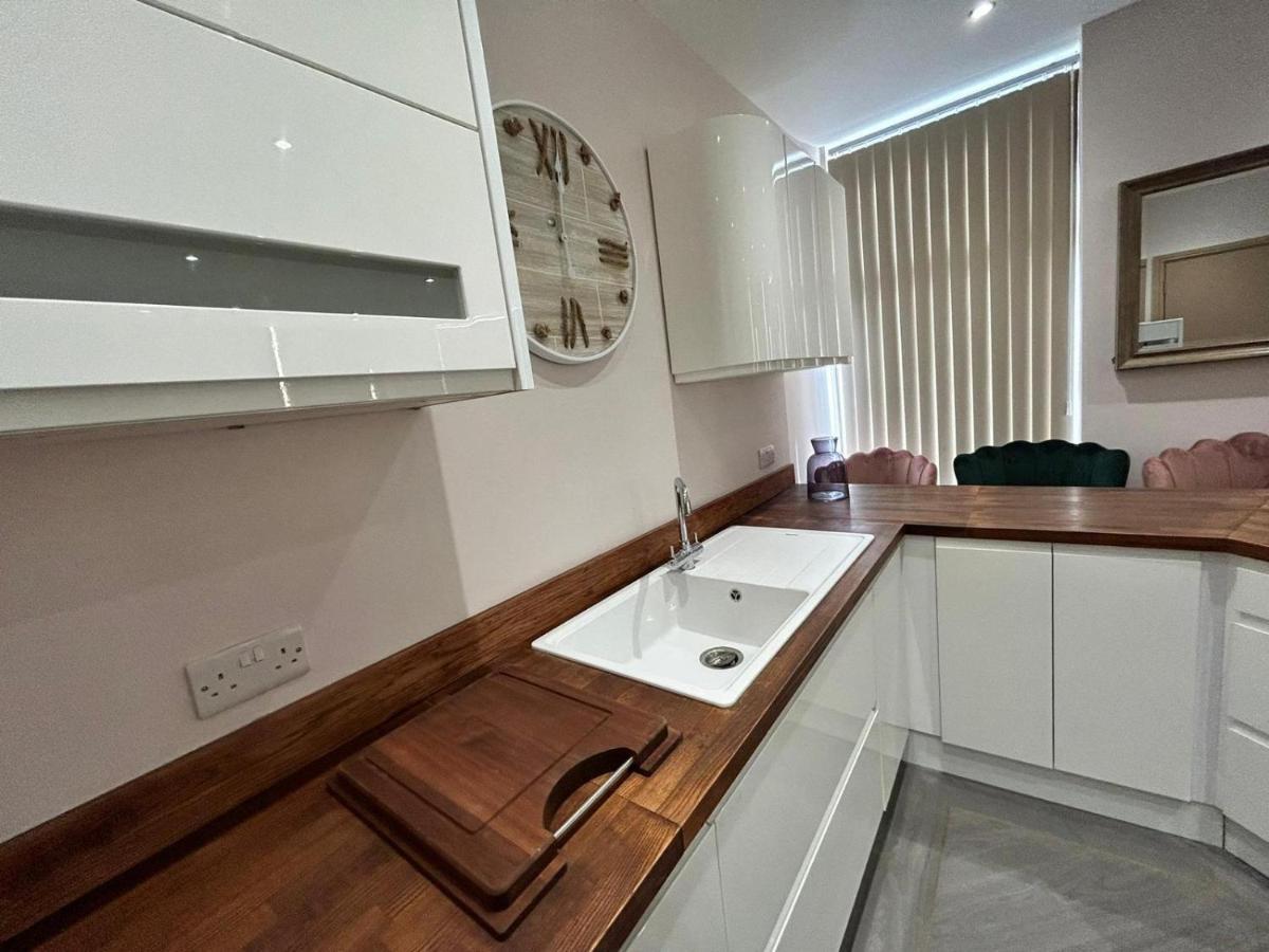 Strawberry Fields Suite By Sasco Apartments 블랙풀 외부 사진